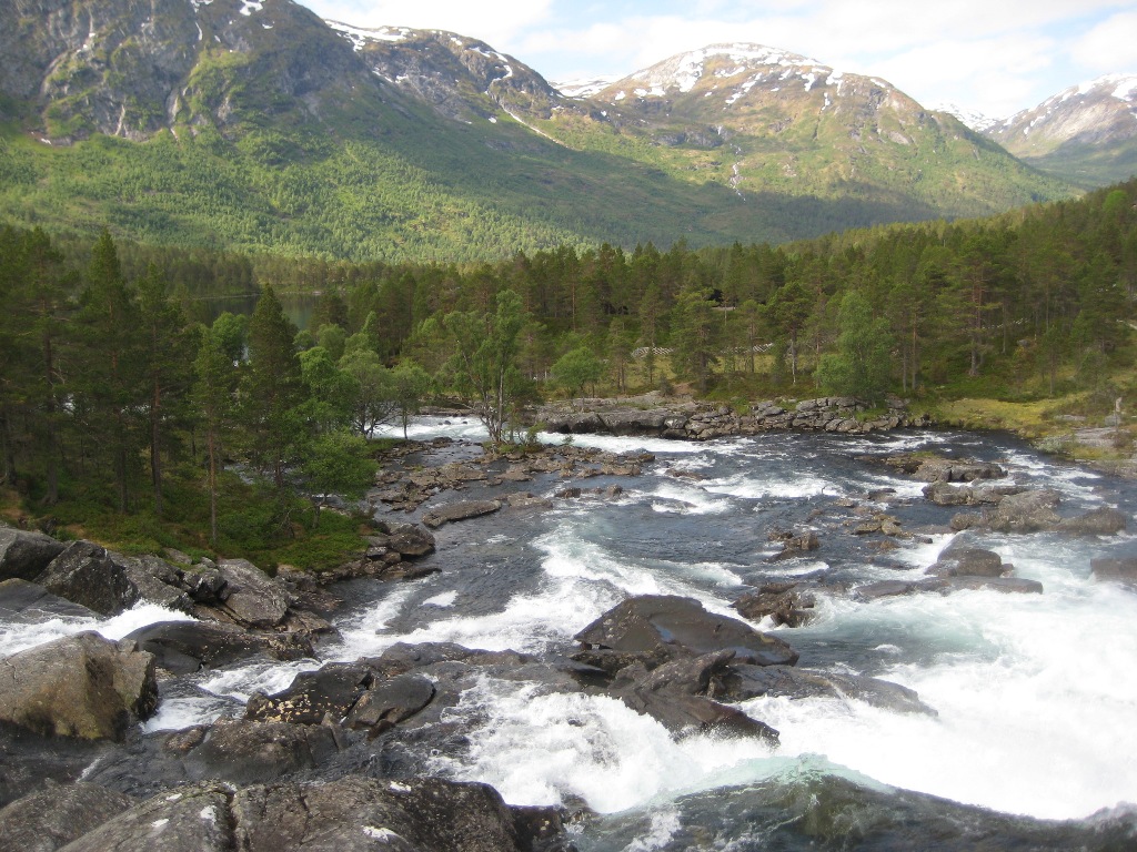 Brua over fossen